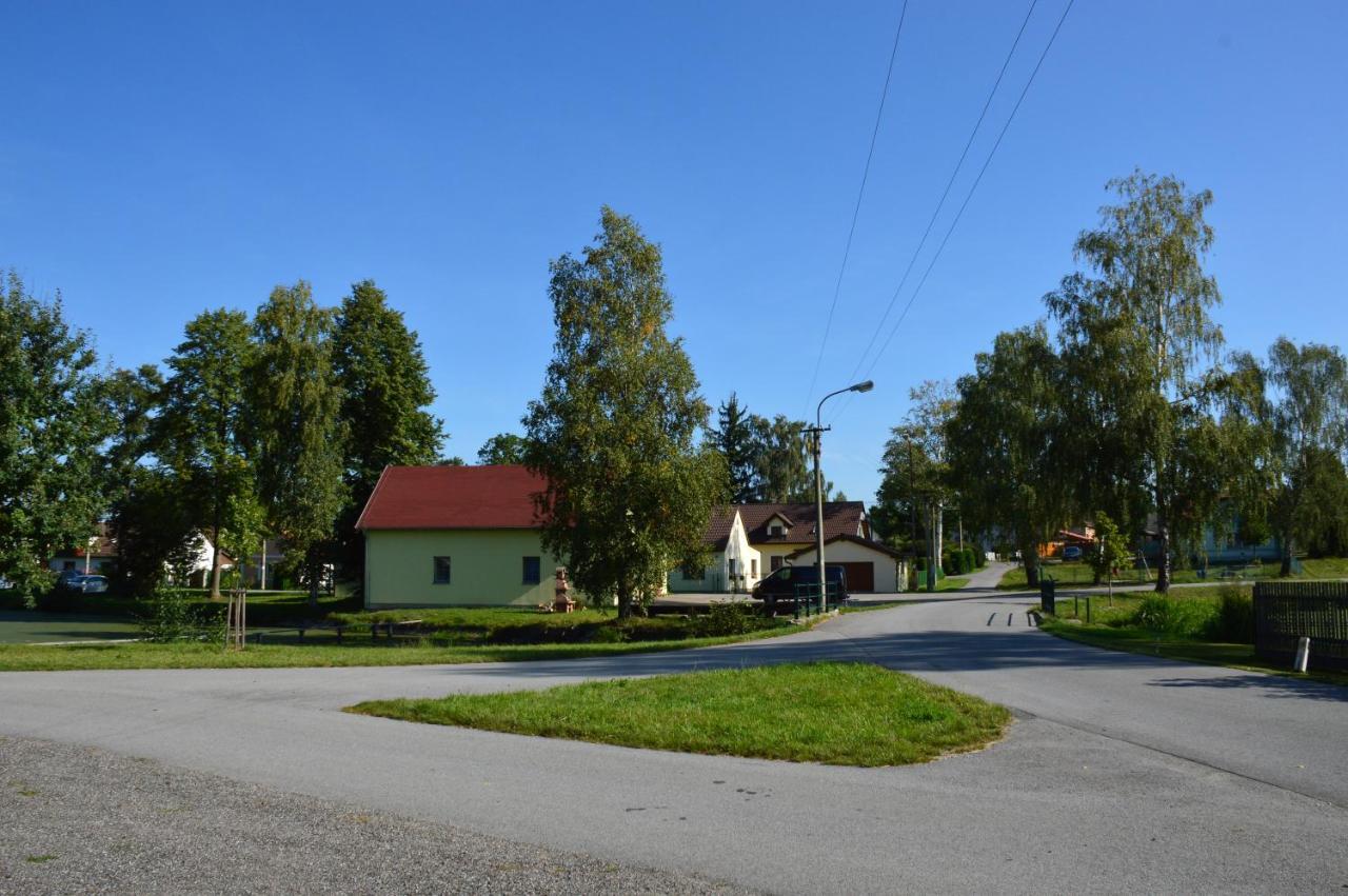 Penzion U Podkovare Třeboň Exterior foto