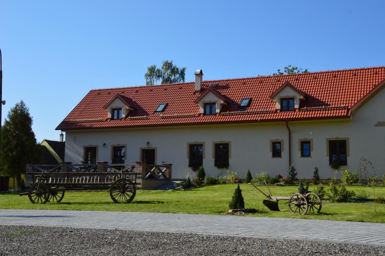 Penzion U Podkovare Třeboň Exterior foto